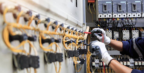 Professional Electrician technician working in Holdrege, NE